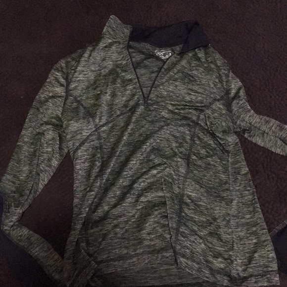 Women’s top - Picture 6 of 8